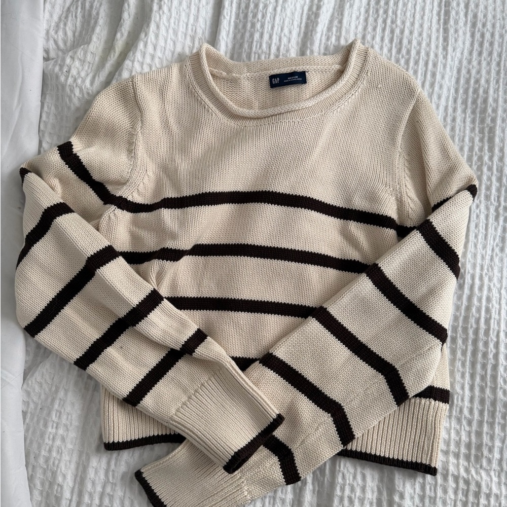 NWOT GAP Cream and Black Striped Crewneck Sweater